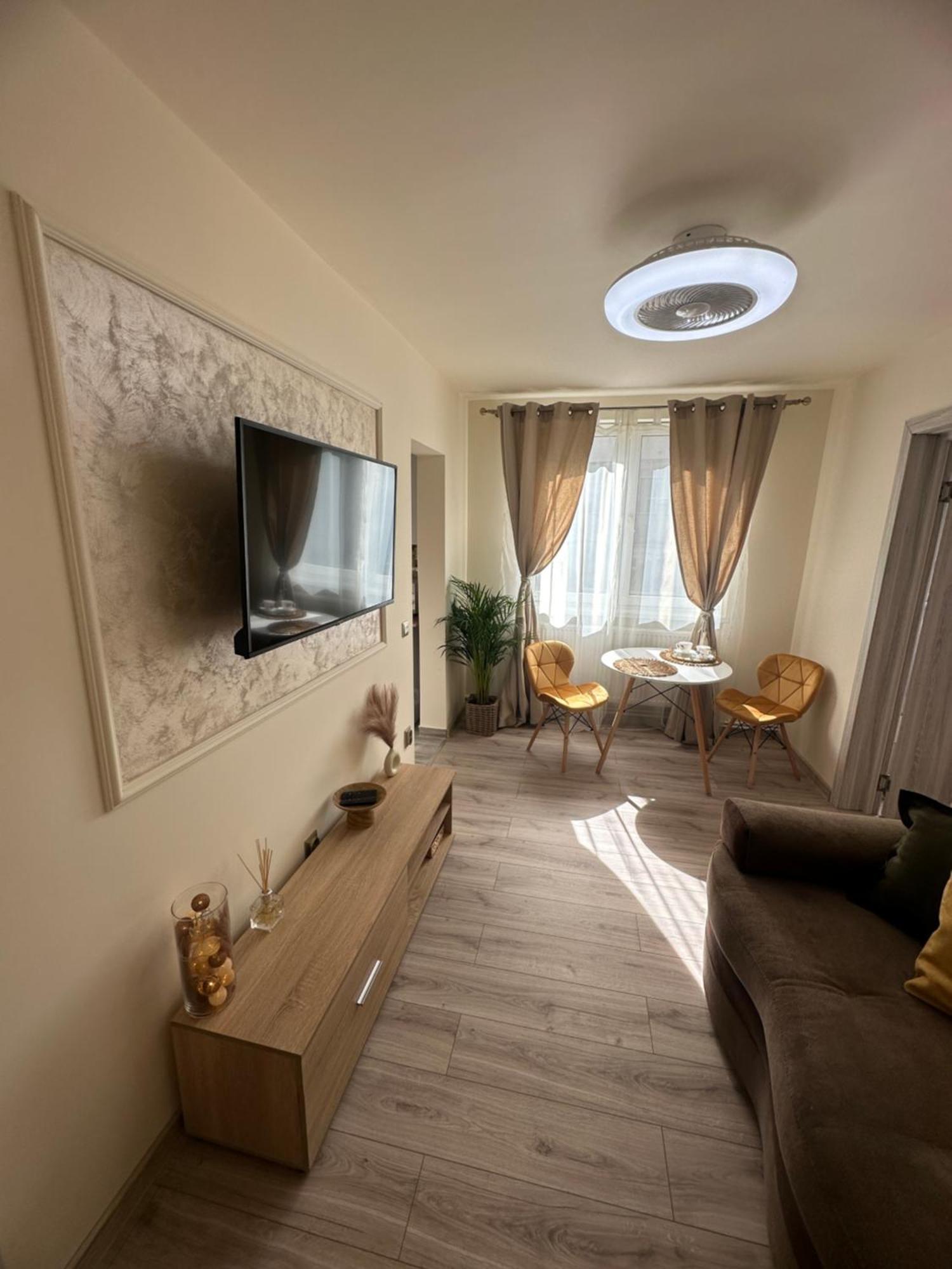 Appartamento Angel House Deva Esterno foto